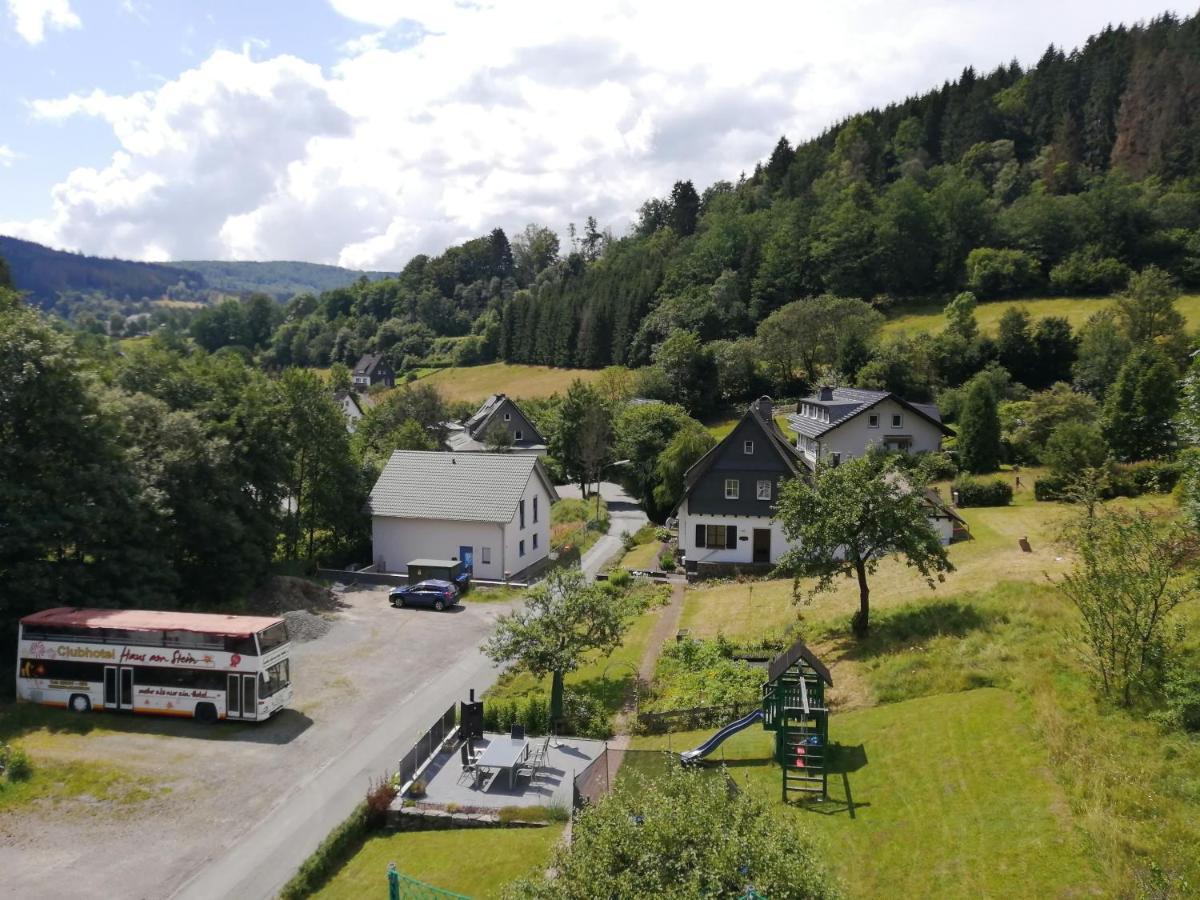 Apartment Am Felsen Zueschen Winterberg Exterior foto